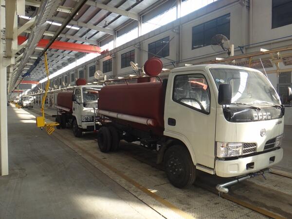 灑水車烤漆流水線車間自動化設(shè)備